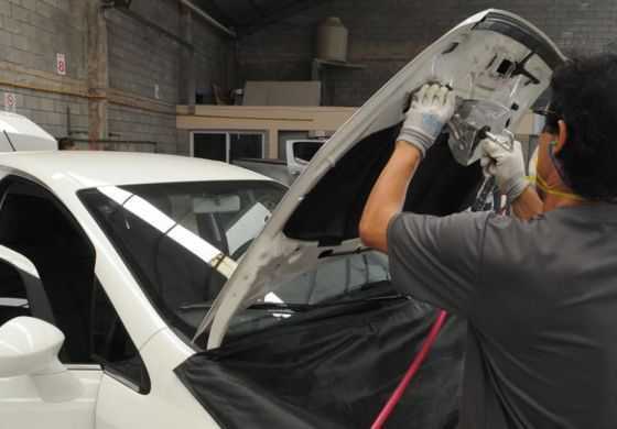  Piden autorizar a empresas locales para realizar el grabado de autopartes