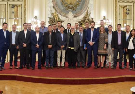  Fernández dijo presente en el encuentro &ldquo;Ciudades Competitivas del Futuro&rdquo;