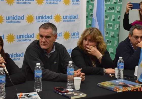  Junto a Castagneto y Defunchio, Ruffa inauguró un nuevo local partidario donde confluye el peronismo