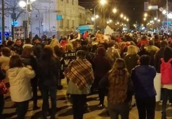  Vecinos y agrupaciones políticas se movilizaron contra el tarifazo, los despidos y la inflación