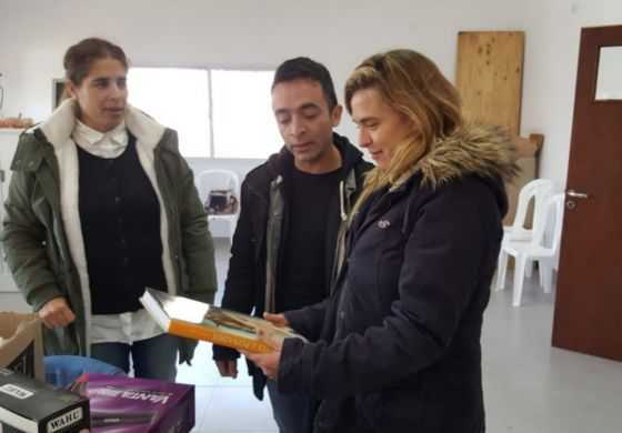  Velazquez recibió a Beccar Varela y entregaron equipamiento para capacitaciones