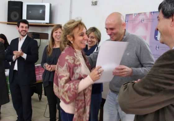 Lago encabezó un acto de entrega de escrituras