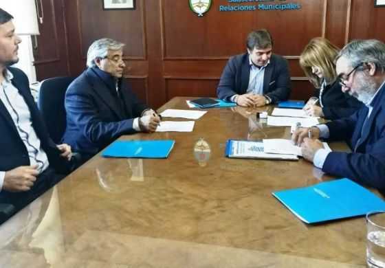  En el ministerio que conduce Frigerio, Campana firmó un convenio para potenciar el Relleno Sanitario