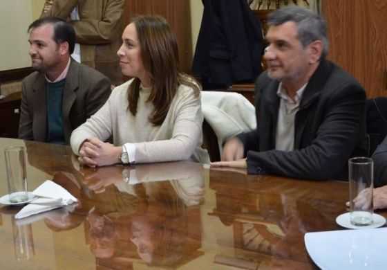  Reynoso junto a una comitiva de funcionarios y legisladores dieron la bienvenida a Vidal