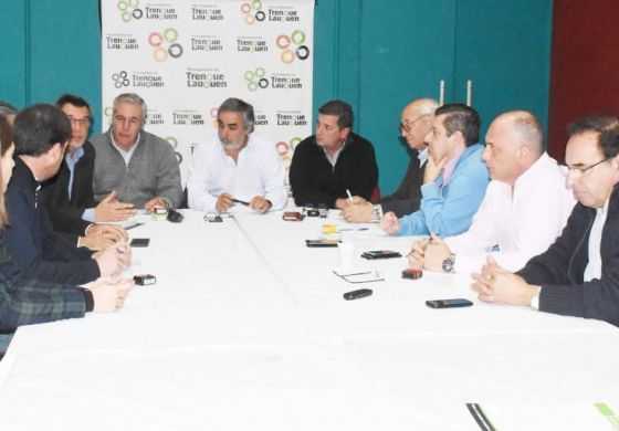 Buil y funcionarios provinciales encabezaron un nuevo encuentro de Regionalización