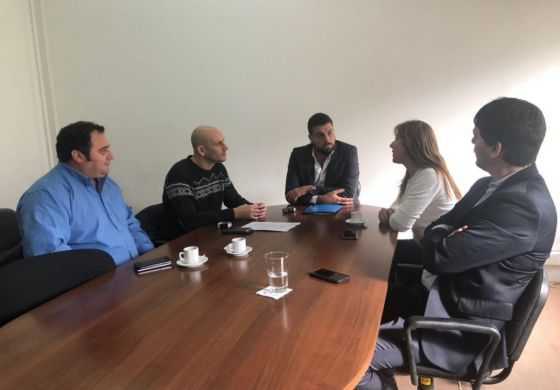  Lago rubricó un convenio para la digitalización del servicio de rayos y mamografía del centro de salud público