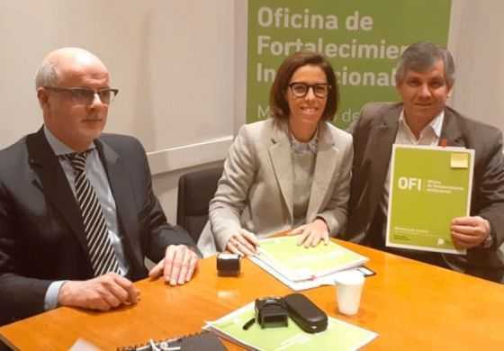  Britos encabezó la firma de un convenio marco de anticorrupción junto a Laura Alonso 