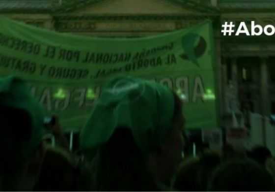 Con la presencia de militantes de la Cuarta sección electoral, la Juventud Radical insta a sus senadores a que voten a favor del aborto