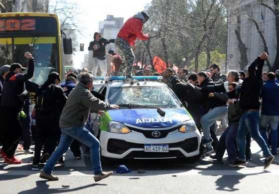 A diferencia del peronismo, legisladores oficialistas de la Cuarta sección electoral salieron al cruce de los trabajadores del Astillero