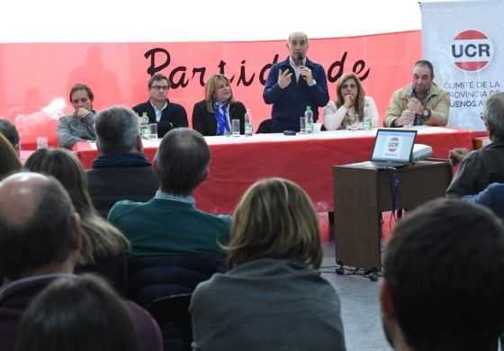  Salvador encabezó un encuentro de radicales de la Cuarta 
