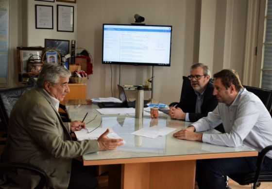  Campana firmó un acuerdo para sumar maquinarias destinadas a caminos rurales