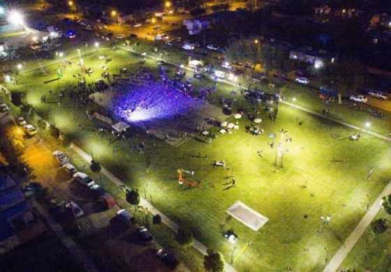  Con todas las luces