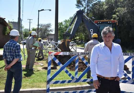  Britos supervisó el inicio de obras de red cloacal en el Barrio Sur