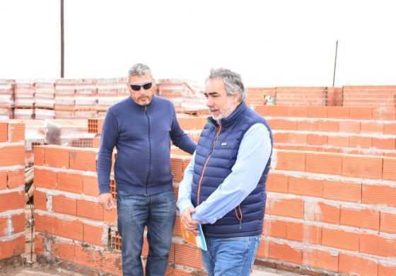  Fernández buscará respaldo de Nación para construir 56 casas en la reunión con Frigerio