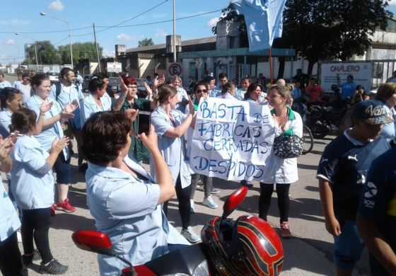 Intercambio en Twitter de dos intendentes de la Cuarta sobre el cierre de Paquetá