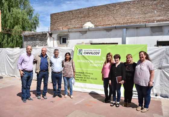  En plena discusión por el Fondo Educativo, Britos salió a mostrar sus obras