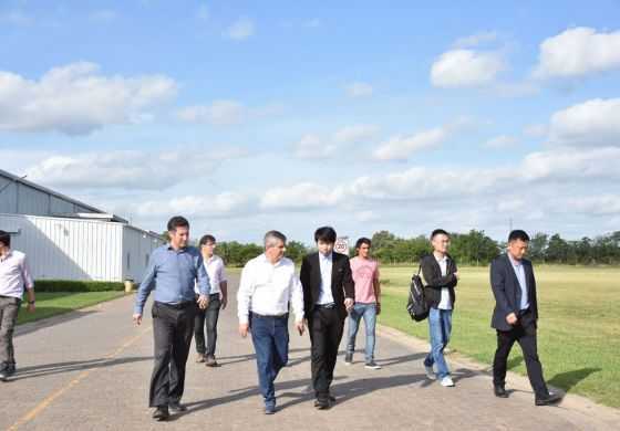  Britos le pone fichas a inversiones de empresarios chinos como una salida para Paquetá