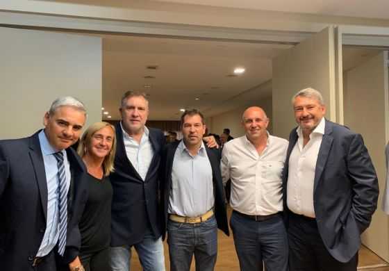 La Cuarta presente: massistas y "caras nuevas" en el acto con los gobernadores