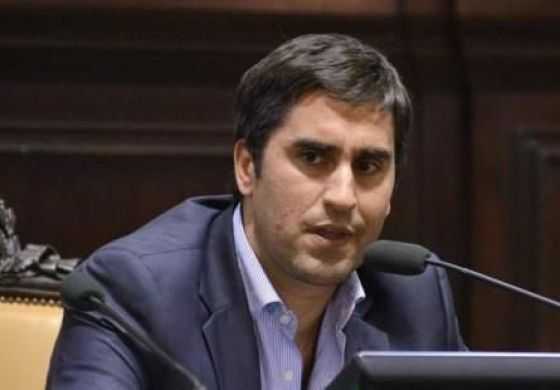 El presidente de la Cámara de Diputados bonaerense deja el cargo