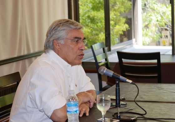  Dardos a Alegre por esquivar la unidad