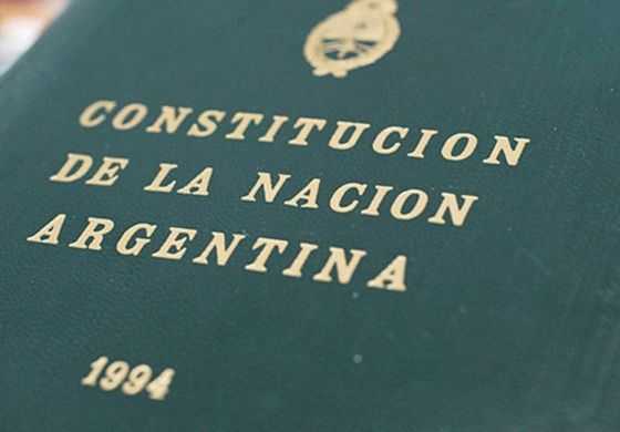 El Gobierno organiza actos por los 25 años de la reforma constitucional e invita a municipios