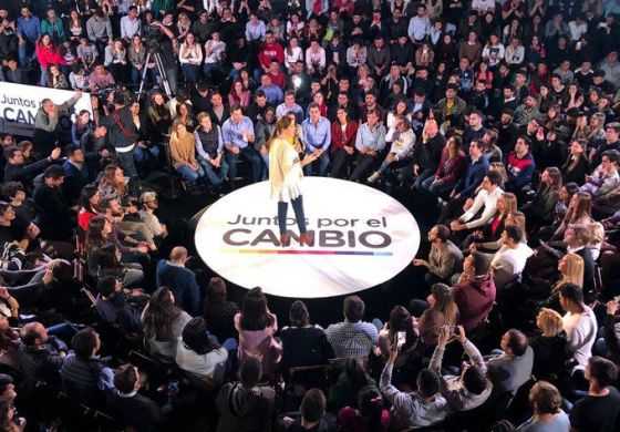 Vidal alienta a los jóvenes y busca reforzar votos de jubilados