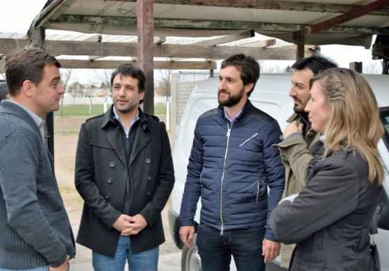 Con Reparaz y Salvador, Blanco llevó la campaña al sur bonaerense
