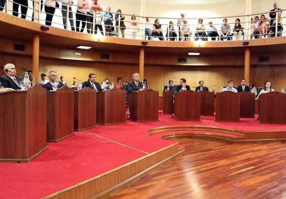  Desde el Frente de Todos apuntaron contra Gatica por la toma de deuda para cinco proyectos