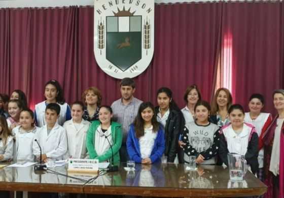  Junto a Pugnaloni, alumnos de escuelas primaria vivieron la experiencia de ser concejales por un día