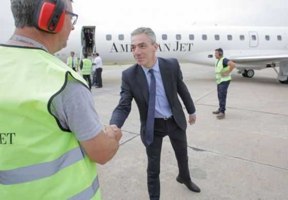 Meoni inauguró vuelos federales y pidió potenciar la industria aérea