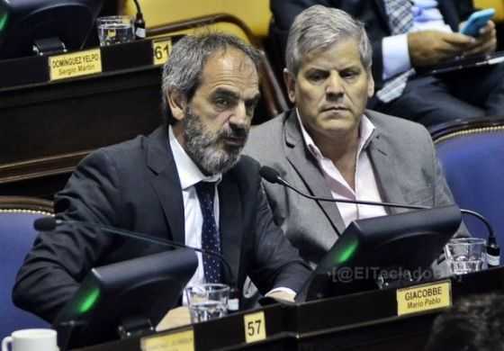 Junto a Giacobbe, Fabio Britos bancó la llegada de médicos cubanos al país
