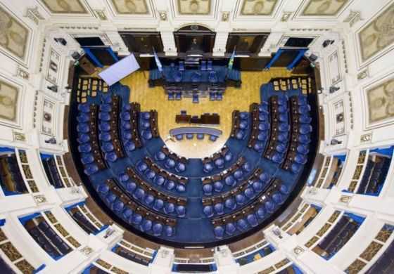 ¿Qué comisiones presiden e integran los diputados de la Cuarta sección electoral?