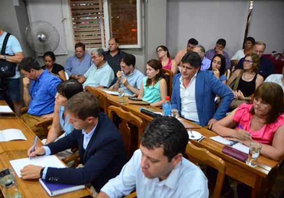  Para Todos, Serenal es "amigo del silencio y de la mentira"