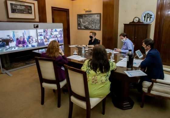 Kicillof presentó la Escuela de Economía y Gestión para el Desarrollo Local de los municipios