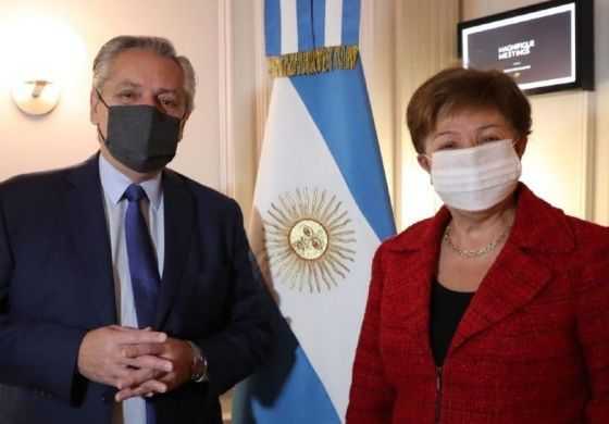 Alberto se reunió con el FMI y reclamó reformar la política de sobrecargos