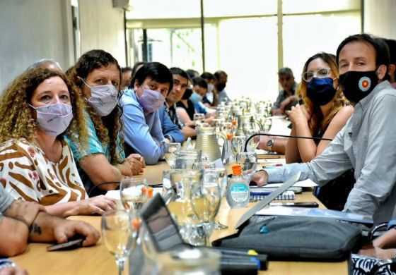 Tras el pedido de ATE el gobierno provincial convocó a paritarias  