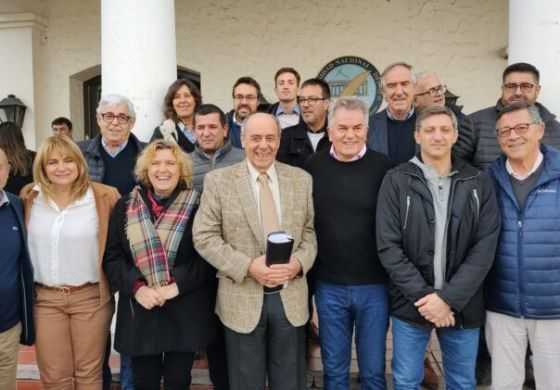 Cómo fue el viaje de Revilla al Sudoeste para militar el proyecto radical de autonomía municipal