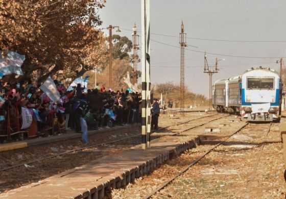 "Estamos para construir una Patria mejor con todos los argentinos adentro", subrayó Guerrera después de recuperar el tren a San Luis