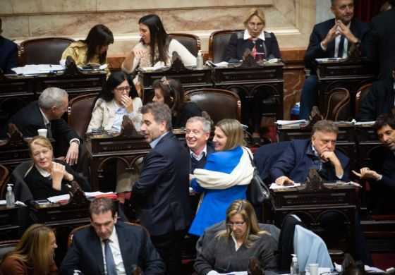 Monzó tiene quien lo defienda: Bullrich salió al cruce de Carrió y en defensa de su nuevo aliado