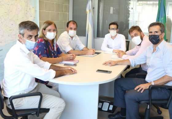 Juanci Martínez anunció la firma del convenio para la construcción de 43 viviendas provinciales en América