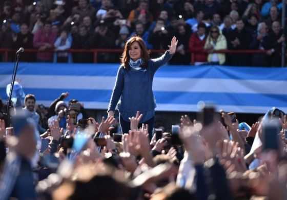 CFK vuelve a escena con un multitudinario acto por el Día de la militancia 