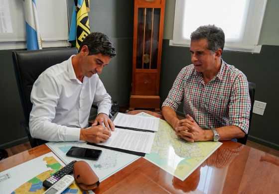 Juanci Martínez confirmó la adjudicación de la obra de reparación de un camino clave para Rivadavia