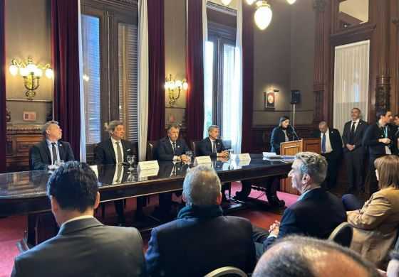 Precandidatos firmaron un &ldquo;Compromiso Ético Digital&rdquo;