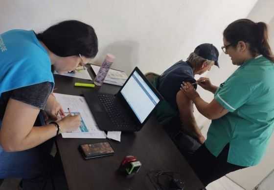 Rebrote de COVID: Municipios de la Cuarta Sección relanzan campañas de vacunación