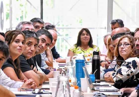 La Provincia ofreció a estatales y docentes un aumento del 13,5 por ciento en paritarias