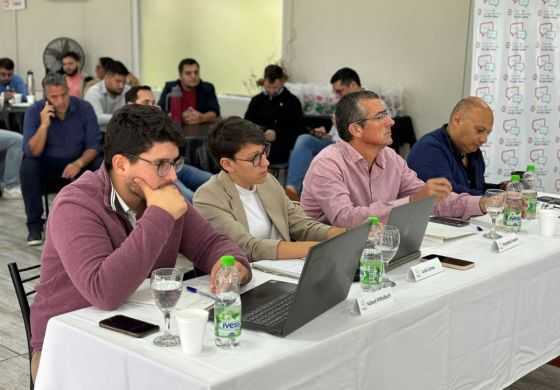 Con presencia de la Cuarta, el Foro de Intendentes de la UCR desarrolló su segundo encuentro del año