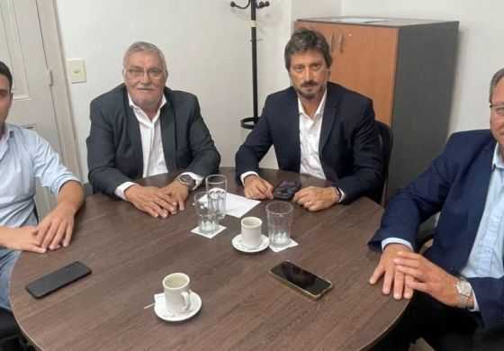 Exintendente de la Cuarta le saca lustre a su traje de funcionario nacional