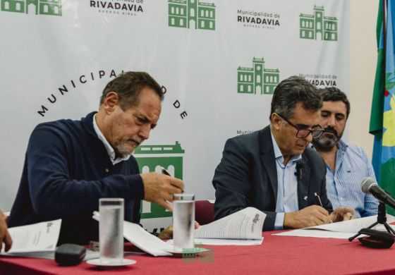  El intendente puso la firma y habrá nuevas viviendas en el distrito que levantarán los propios vecinos