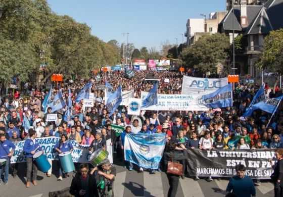El radicalismo de la Cuarta suma músculo a la defensa de las universidades públicas