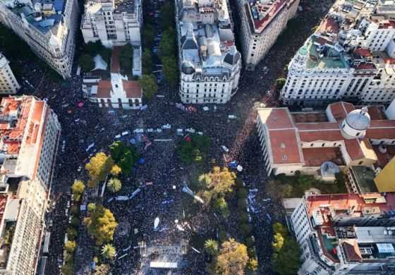 En defensa de la educación pública: Imponente presencia de la Cuarta en la marcha federal universitaria